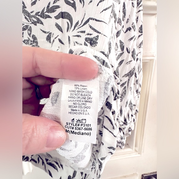 ๐FALL INTO LEAFY FLORALS๐BรHร Flowy ยพ th Balloon Sleeves Oversized Crop Top M - Picture 7 of 15